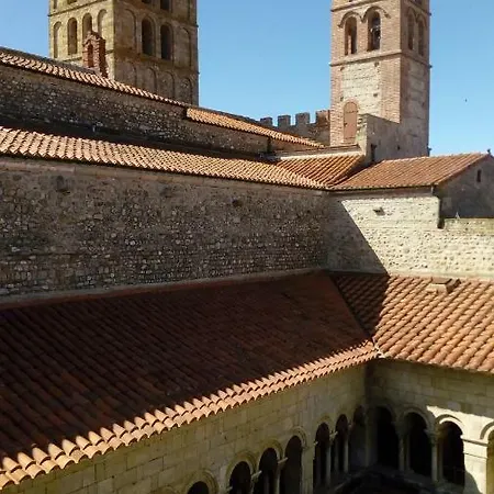 Maison Au Pied De La Cathedrale Elne Exterior photo