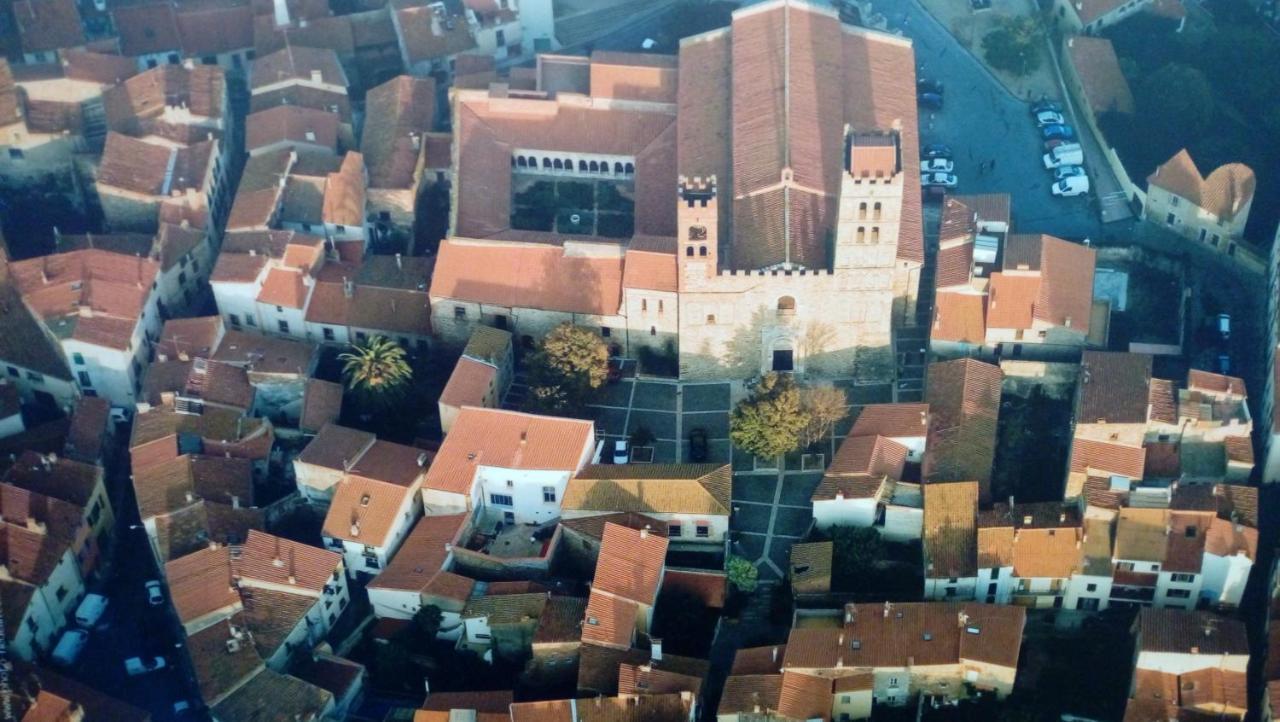 Holiday home Maison Au Pied De La Cathedrale *